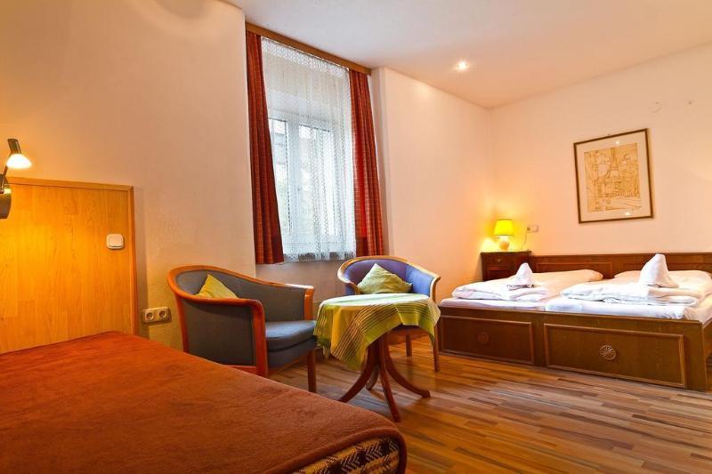 Hotel Gisela คุฟชไตน์ ภายนอก รูปภาพ