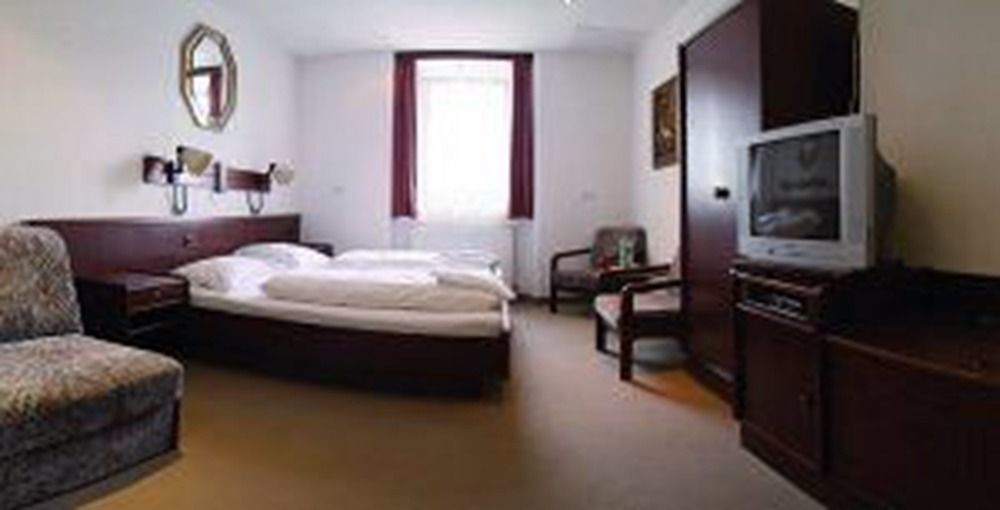 Hotel Gisela คุฟชไตน์ ภายนอก รูปภาพ