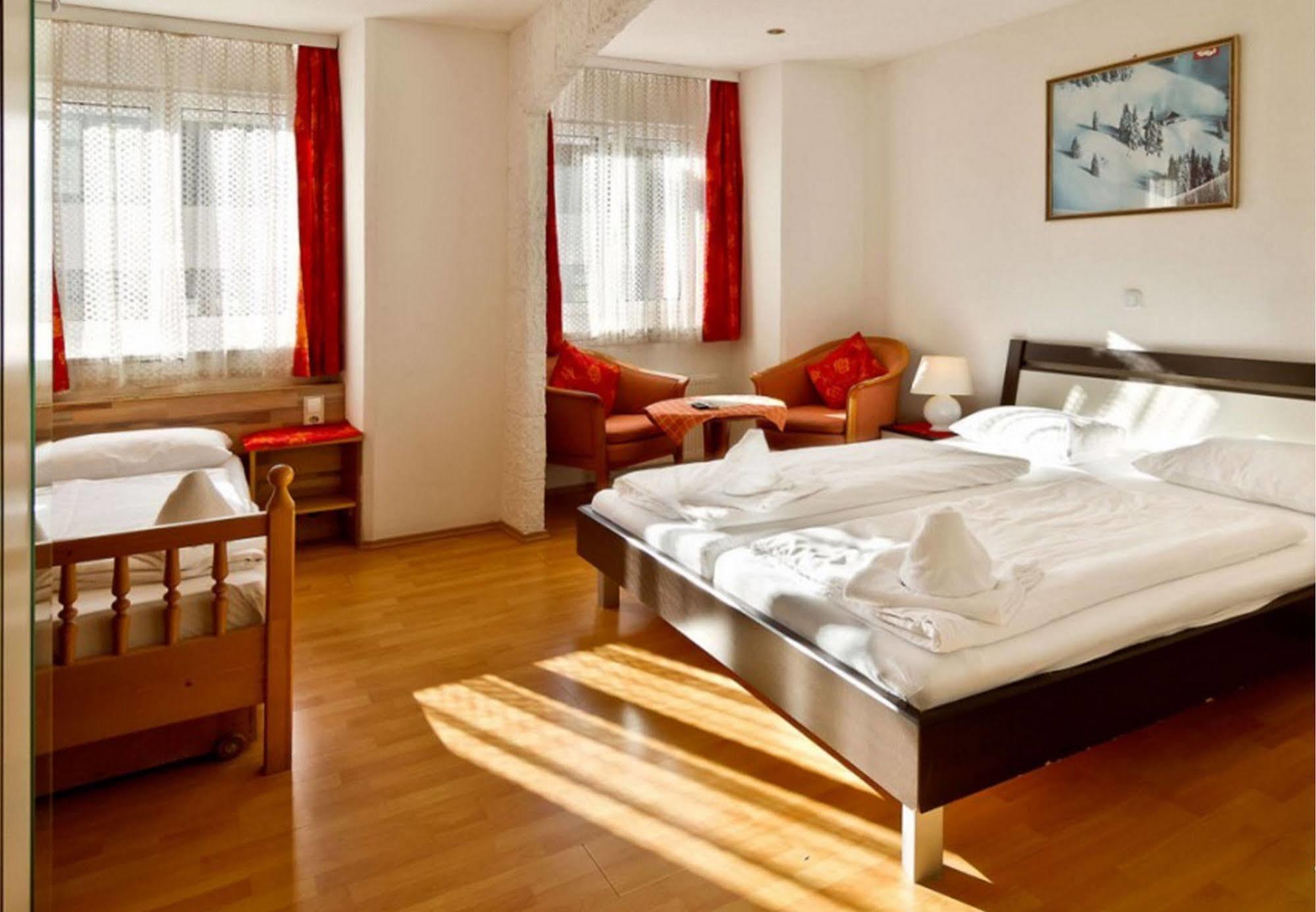 Hotel Gisela คุฟชไตน์ ภายนอก รูปภาพ