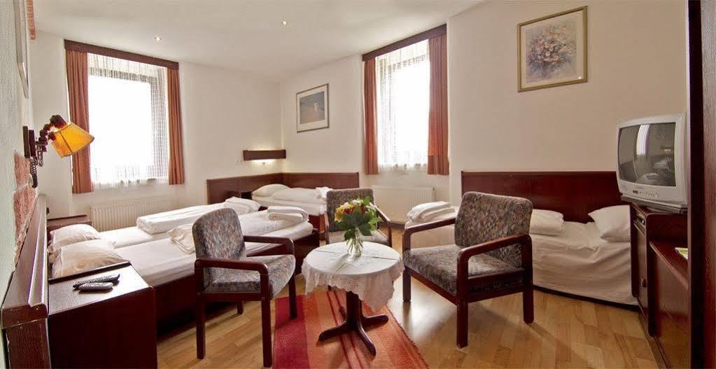 Hotel Gisela คุฟชไตน์ ภายนอก รูปภาพ